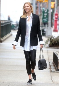 Karlie+Kloss+Karlie+Kloss+Heads+Out+NYC+M4nMe_xnDoYx.jpg