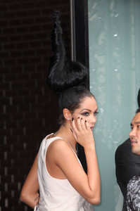 Nabilla+Benattia+PFW+Arrivals+Jean+Paul+Gaultier+HGF5MvsFVSax.jpg