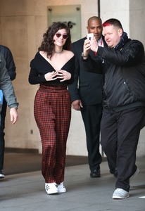   lorde280317BZNimage9.JPG