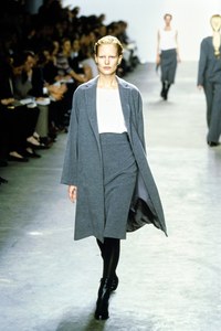 CALVIN-KLEIN-FALL-1998-RTW-42-ANNA-KLEVHAG-CN10041629.jpg