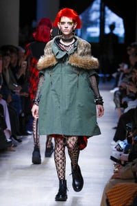 Junya-Watanabe-RTW-FW17-Paris-1102-1488621742-bigthumb.thumb.jpg.d625cb1e0710dcb34cfbdd87ac3107ad.jpg