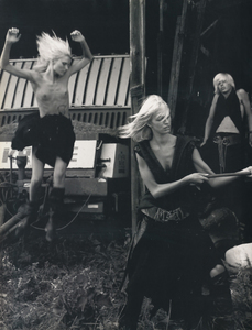 Mikael_Jansson_Arena_Homme_Plus_Fall_Winter_2001-2002_5.thumb.jpg.98bcc295462a977b2e5ca0af1b991a03.jpg