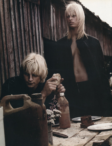Mikael_Jansson_Arena_Homme_Plus_Fall_Winter_2001-2002_9.thumb.jpg.569e2f498d8edd55022a94e8f53ba548.jpg