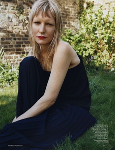 Penetta_Vogue_UK_July_2015_14.thumb.jpg.7b6124d340285abd2ae73cf45a391a82.jpg