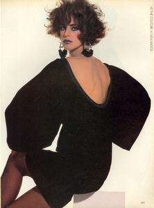 Penn_Vogue_US_October_1983_08.thumb.jpg.0ed10808d8338d0c39928edce861f451.jpg