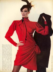 Penn_Vogue_US_October_1983_10.thumb.jpg.4bc4b7730c407f2f321a509028c0d21c.jpg