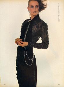 Penn_Vogue_US_October_1983_14.thumb.jpg.c9596f0bf49f612c16406ccd8ba6a3cb.jpg