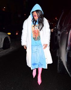 Rihanna--Out-and-about-in-New-York--07-662x844.jpg