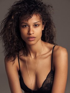 alexandra-collins-ii.thumb.jpg.032470a671b0e2a200aefdc3d63155e0.jpg