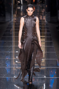 balmain-rf17-2002.jpg
