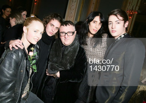 edie_jeane_lanvin_6mar15_bfa.thumb.jpg.3969edf97ae1a2ae6495db54eb335187.jpg