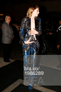 edie_met_gala_2may16_bfa_1.thumb.jpg.7e08ec0fedd1c5fe34012d51731357bc.jpg