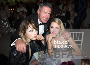 edie_met_gala_2may16_bfa_2.thumb.jpg.4a2b575455c7b4e3df4c7a8476ff0cbf.jpg