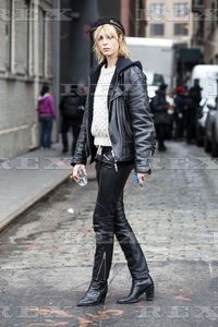 edie_michael_kors_aw17_15feb17_rexfeatures_4.thumb.jpg.b5d382b627ba011411e40836505d2627.jpg
