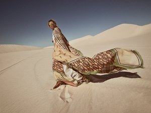 edie_vogue_paris_mar17_mikaeljansson_18.thumb.jpg.e91d3d1ab4cac4093ae5795051f7bba2.jpg