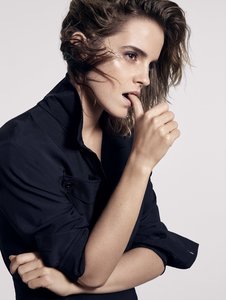 elle-uk-march-2017-emma-watson-by-kerry-hallihan-06.jpg