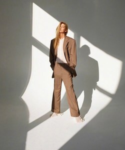 harpers-bazaar-spain-april-2017-stella-maxwell-by-thomas-whiteside-p01.jpg