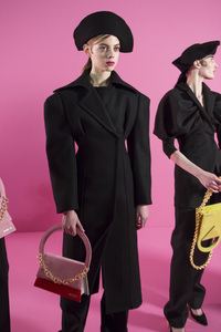 jacquemus-bks-z-rf17-4615.jpg