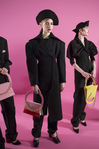 jacquemus-bks-z-rf17-4617.jpg