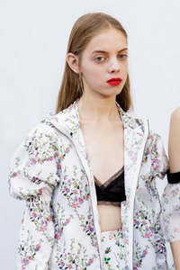 mxmodels-mariana-zaragozza-giambattista-valli-spring-2017-6.jpg
