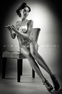 nabilla-benattia-nue-seins-nus-alex-manfredini-sexy-hot-fesse-chatte-8.jpg