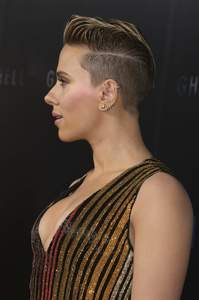 scarjo300317Image19.jpg