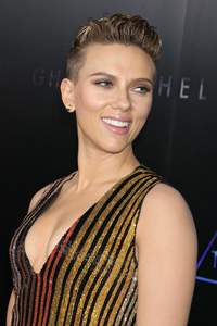 scarjo300317Image23.jpg