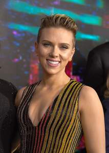 scarjo300317Image25.jpg