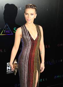 scarjo300317Image31.jpg