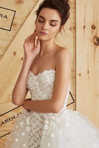 01-carolina-herrera-bridal-spring-2017.thumb.jpg.e43b4388450c8d414f1dff19ed7454fb.jpg