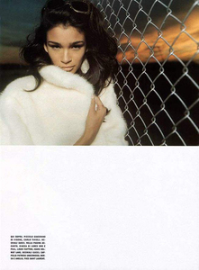 02-_Vogue_Italia_Dezembro1999_ph_Steven_Meisel_Caro.jpg