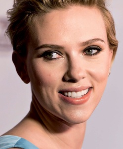   scarjo060417BZNimage3.jpg