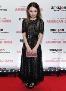 Emily-Browning -American-Gods-UK-TV-Premiere--02-662x906.jpg