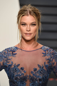 hqcelebcorner (4).JPG
