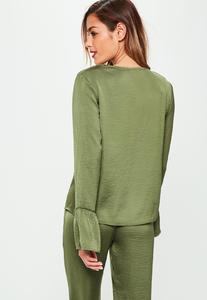 58eec7b647b96_khaki-hammered-satin-frill-sleeve-jacket3.thumb.jpg.b2df7da4621c64226df6d745b3326bdc.jpg