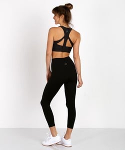 beyond-yoga-high-waist-capri-legging-jet-black 2.jpg