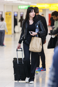    dlowe140417BZNimage5.jpg