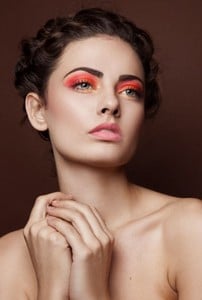 Samara Faust maquillage rouge.jpg