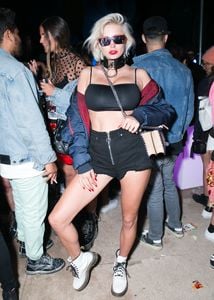 cvree160417BZNimage104.jpg