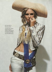 58f4ed1d75c97_ellerussiamay2003kirstyhume5.thumb.jpg.c6d15406cdd2a45c9b3d4644c2ee45f0.jpg