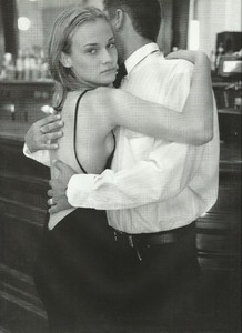 5904db75739ba_lofficielrussiadec1997dianekrugerphotoandrerau5.thumb.jpg.1b5c1bcd67fdc203c4374f94199889f7.jpg