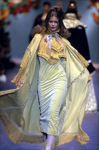 Chloe Fall-Winter 93 -94 In Paris.jpg