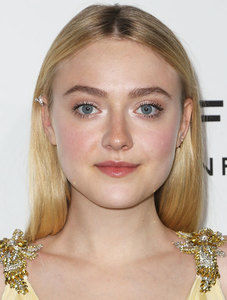 Dakota-Fanning-soft-makeup.jpg