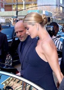 Jason-Statham-and-Rosie-Huntington-Whiteley-out-and-about-New-York-USA-08-Apr-2017.thumb.jpg.1cf6b8e9b7f1d72d1098f2e3b61d2acb.jpg