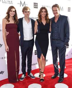 Kaia-Gerber--Daily-Front-Rows-3rd-Annual-Fashion-LA-Awards--10.thumb.jpg.38dbbdd7b77a3c56352cd7a9cba2ae3a.jpg