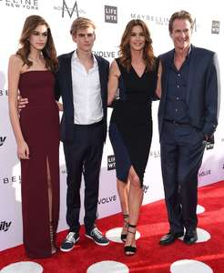 Kaia-Gerber--Daily-Front-Rows-3rd-Annual-Fashion-LA-Awards--12.thumb.jpg.c5666e6ee6a4fcf0749c05948cf085ed.jpg