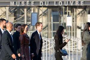 Miranda-Kerr--Arrives-at-the-Louis-Vuitton-dinner-party--07.thumb.jpg.d693ccd41983eca341bb5002b2d27d63.jpg