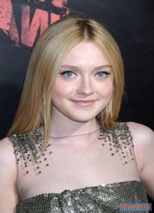 c7ddc_long_hair_round_face_hairstyles_dakota-fanning-straight-simple-hairstyle-680x1024.jpg