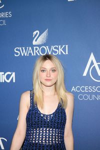 dakota-fanning-at-accessories-council-ace-awards-in-new-york_21.jpg