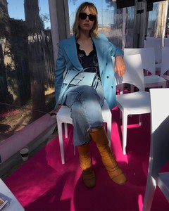 edie_hyeres_29apr17_minakoparis.thumb.jpg.f6eef0ee634e20a53bf7bf150cb53fa4.jpg